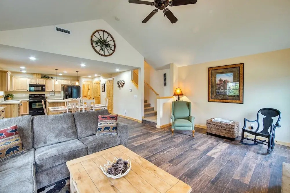 Cozy Ronald Retreat w/ Community Amenities!