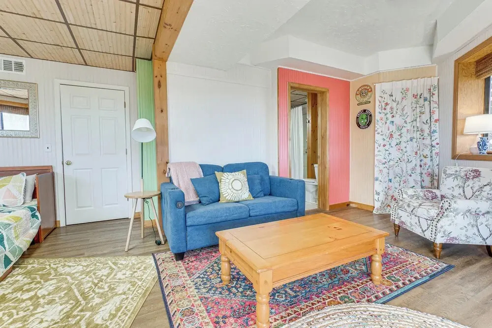 Mountaintop Blue Ridge Cabin: 2 Mi to Downtown