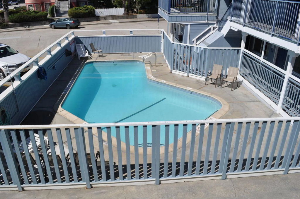 Salt Air Lodge