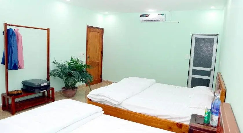 Giang Son Hostel
