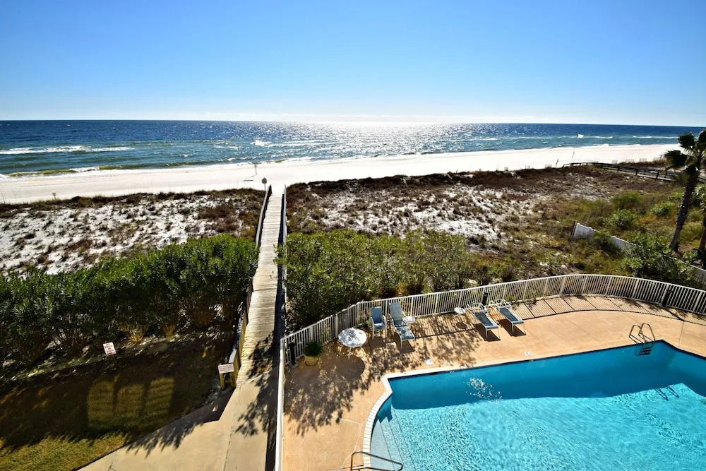 Dolphin Key 2C by RedAwning