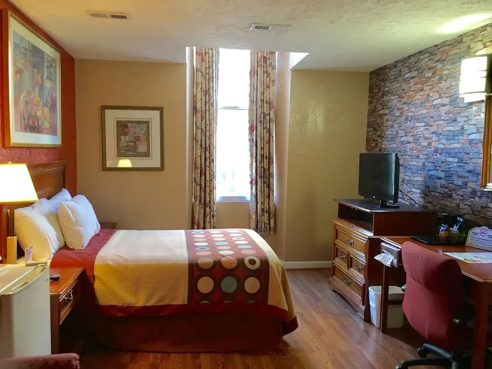 Rodeway Inn Mid Town