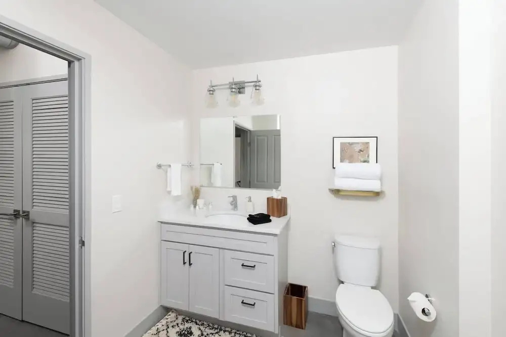 Brewery District Apartment Near Fiserv with Rooftop, Gym, and Parking