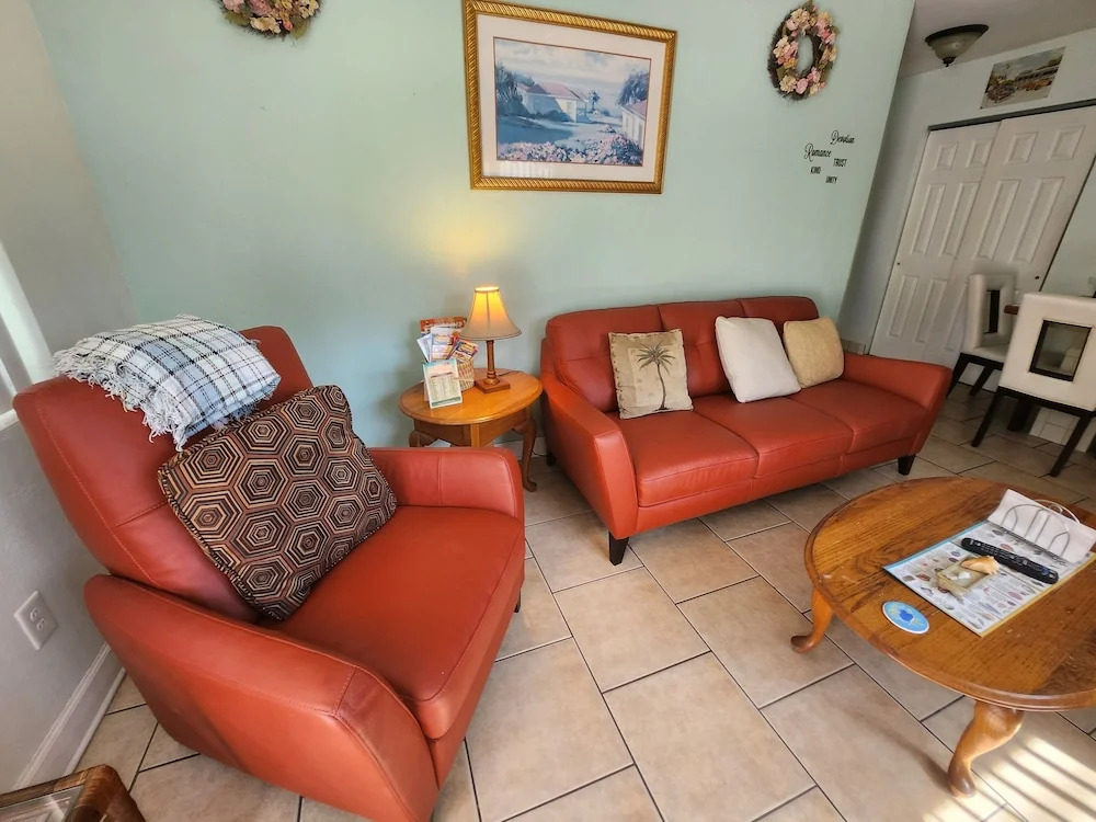 Silver Sands Motel