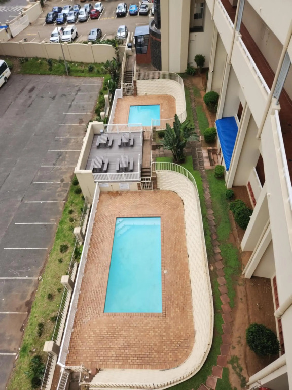 Beachside 3 bed apartment with stunning seaviews