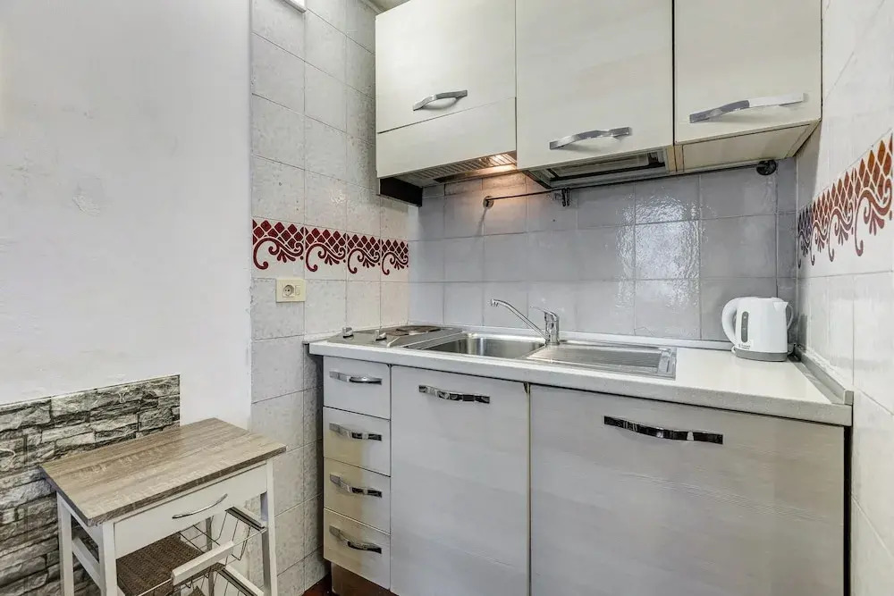 Charming Apt with Garden and Park