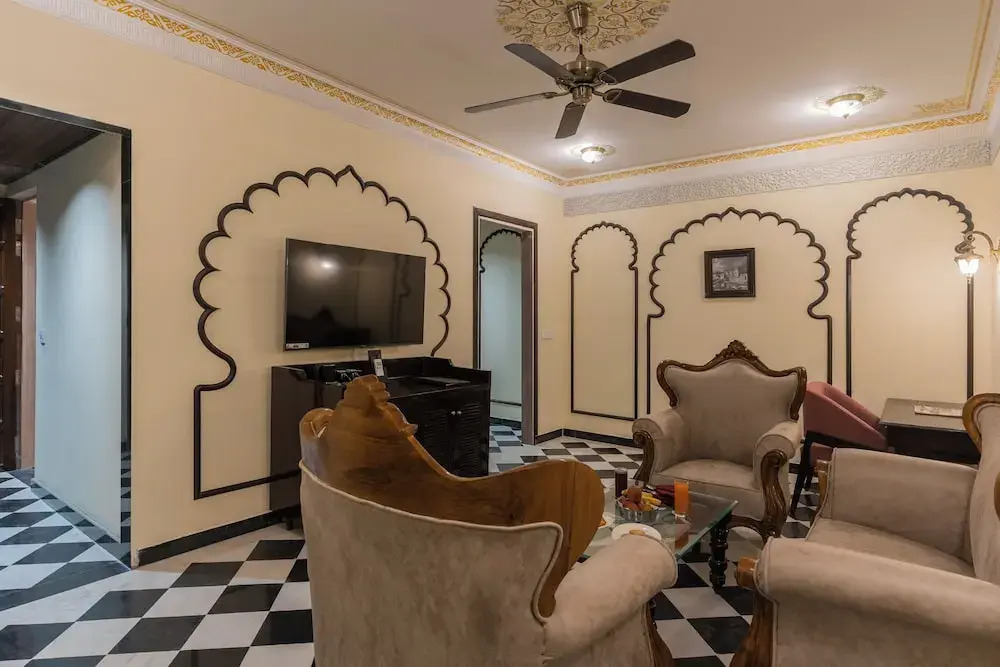 Kesarbagh Palace