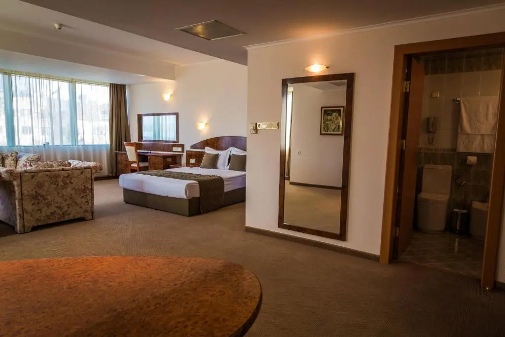 Hotel Sevlievo Plaza