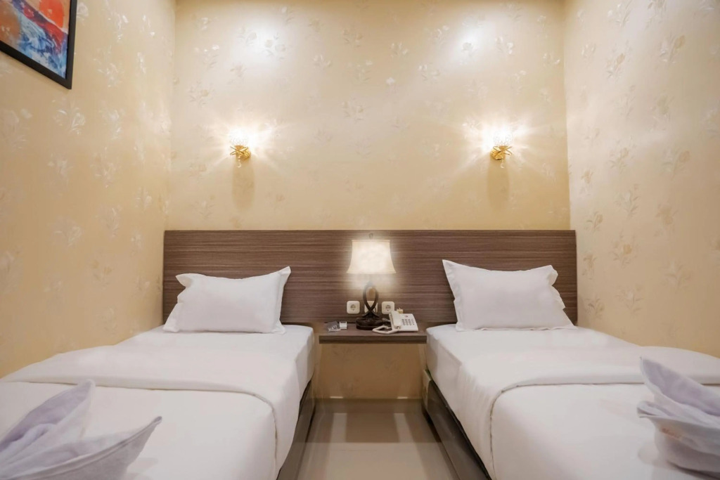 DeTonga Hotel