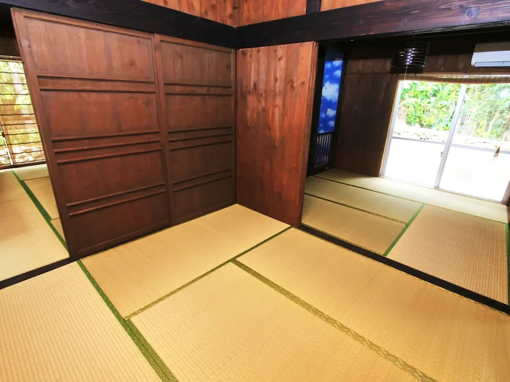 Ryukyukominka Shinasaki