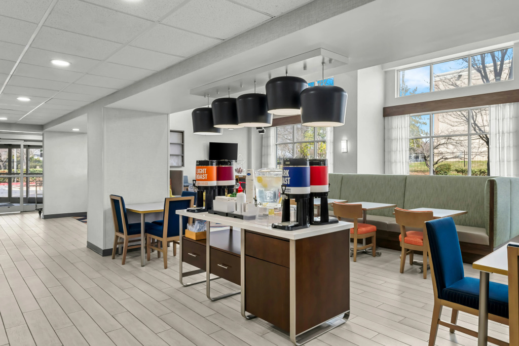 Hampton Inn & Suites Charlotte-Airport