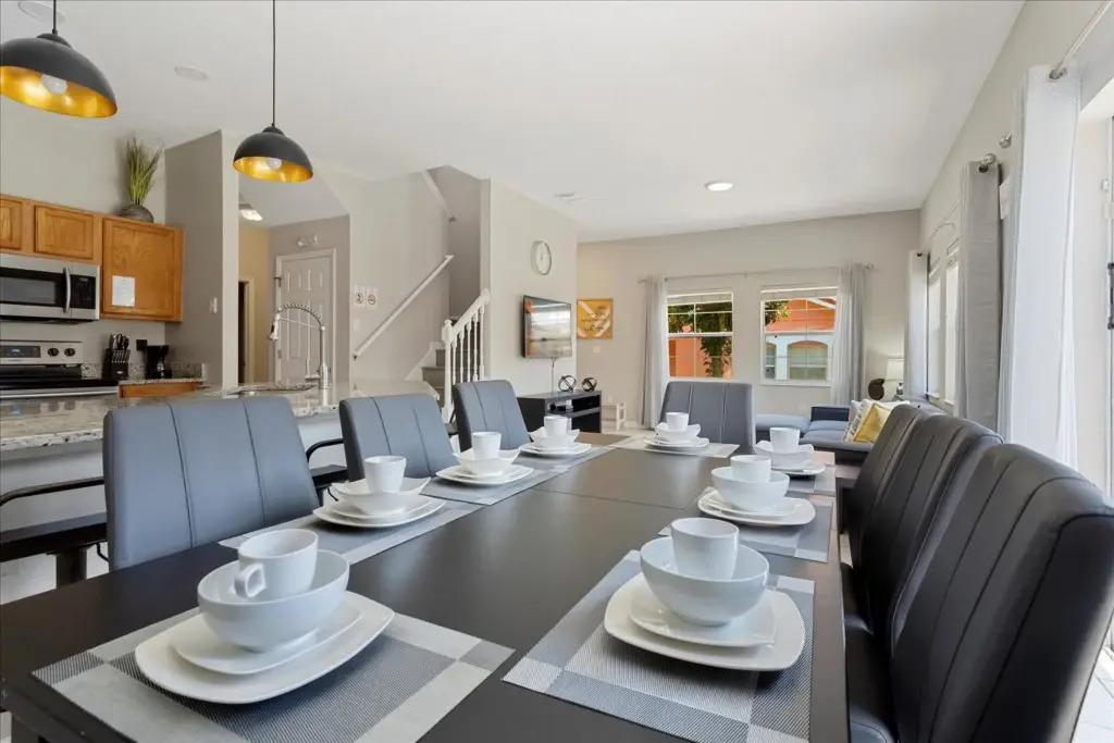 4 Bedrooms 3 Bathrooms Encantada 8549 Bl