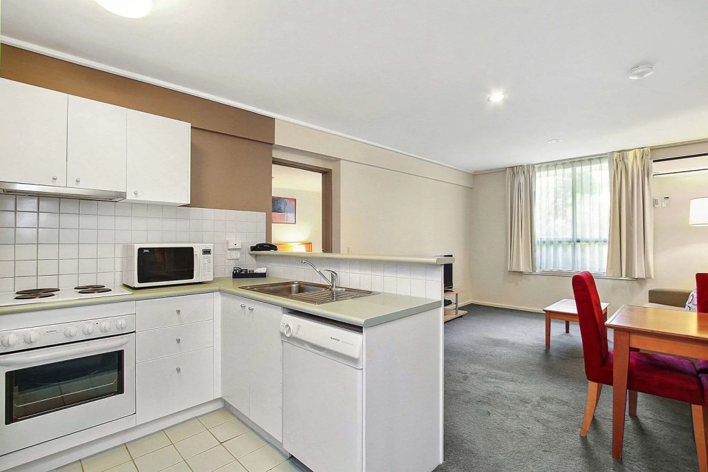 Knox International Hotel and Apartments