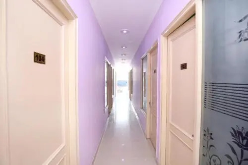 OYO 16099 Hotel Four Season