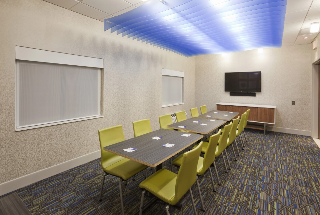 Holiday Inn Express Roseville-St. Paul by IHG