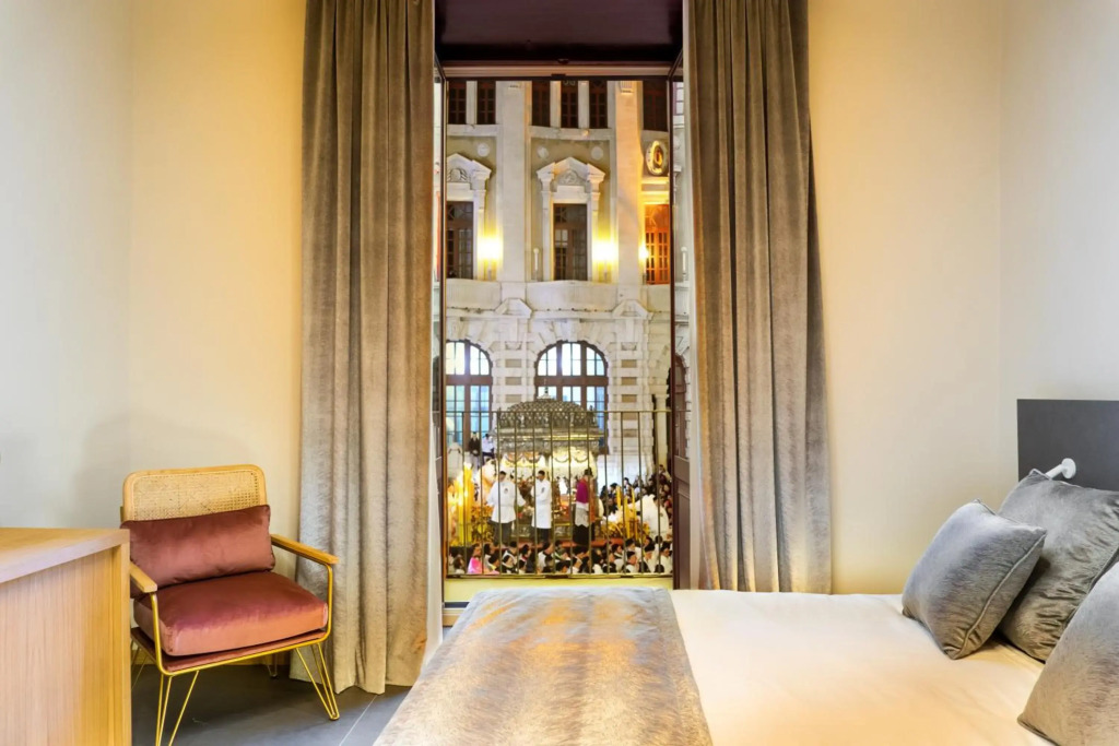 ETNEA Suite 270