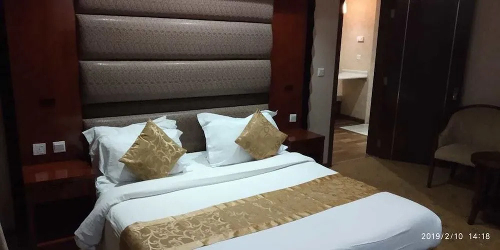 Sanam Hotel Suites