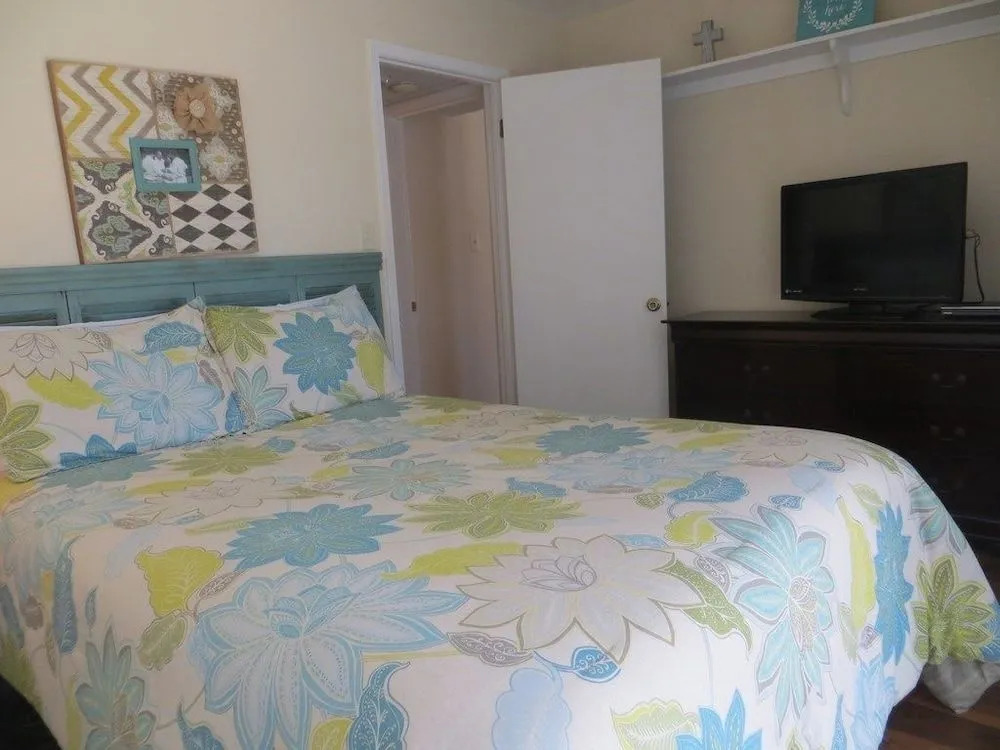 Romar Village 112 - 2 Br condo by RedAwning