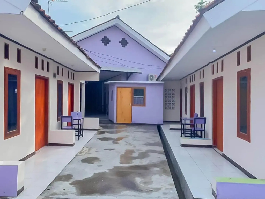 RedDoorz at Jalan Ahmad Yani Karawang