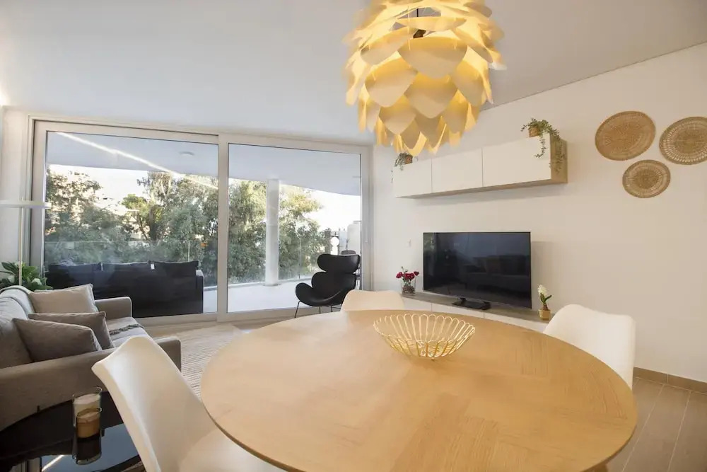 Sea View Apartment Near The Beach