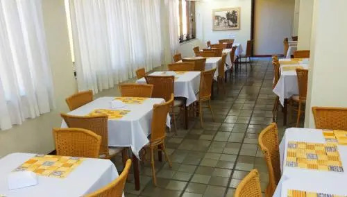 Hotel Monte Carlo Uberaba - Próximo ao Hospital UFTM , Hospital Dr Hélio Angotti e Hospital Regional Uberaba
