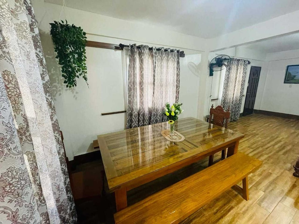 1193 Pinehall Farm Rizal