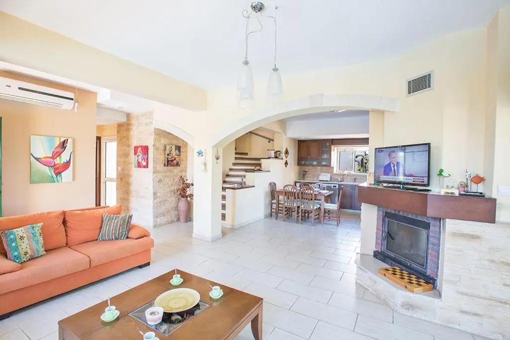 Villa Matronas Titan - Stunning 5 Bedroom Protaras Villa With Private Pool