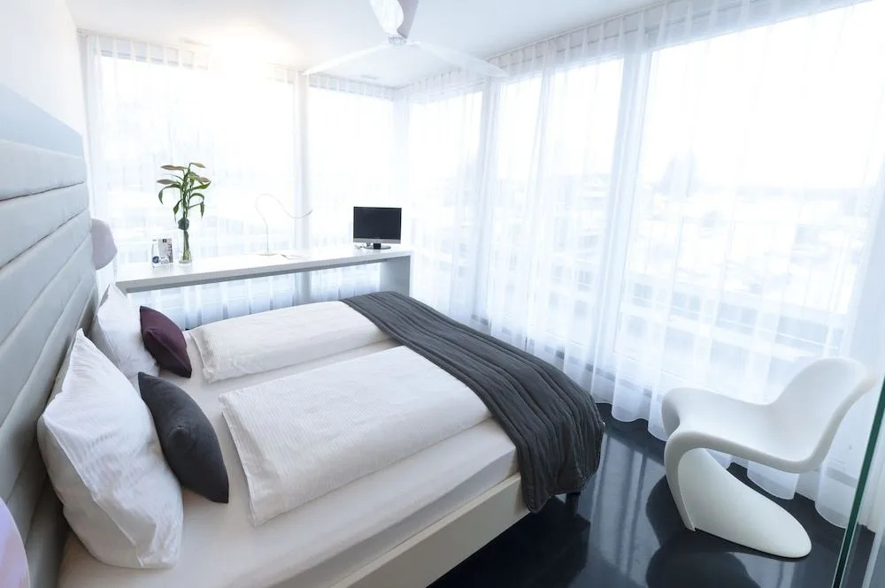 Sky Motel