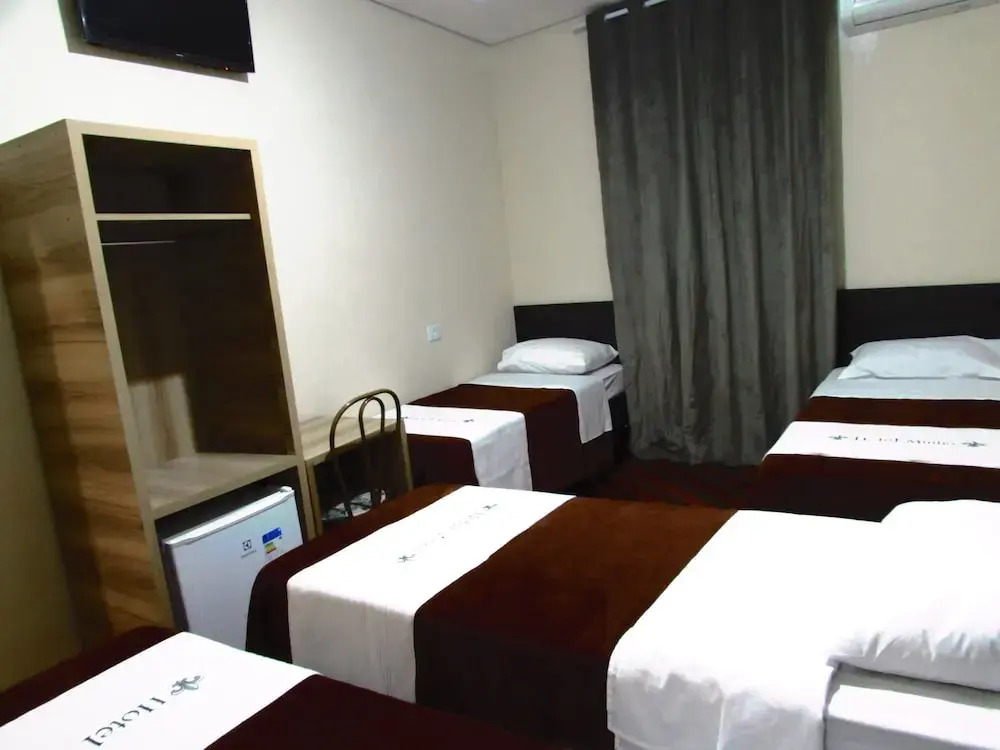 Hotel Minho - Ótima Escolha Próximo à 25 de Março, Brás, Bom Retiro, Metrô e Hospital da Mulher - Café da Manhã Incluso - Estacionamento em Frente