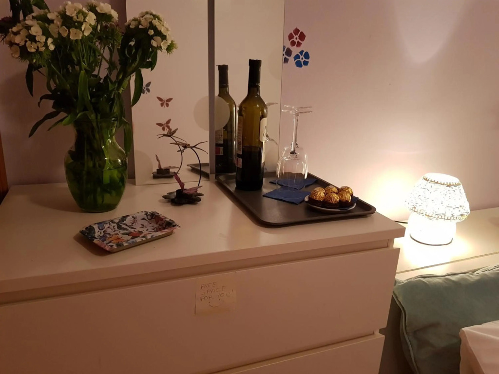 THE DRAGONFLY Exclusive Romantic Loft 100m Beach & Sea View - Welcoming Cava included - Mini Bar - Smart TV - Coffee & Tea