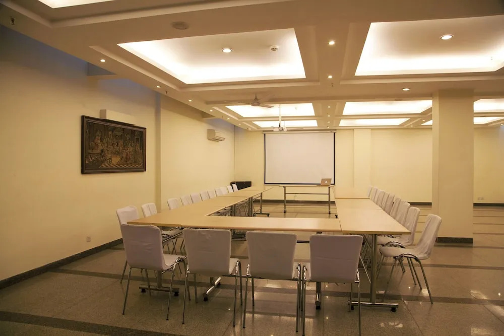 Alpina Hotels & Suites