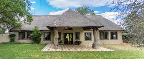 Re a Lora Lodge