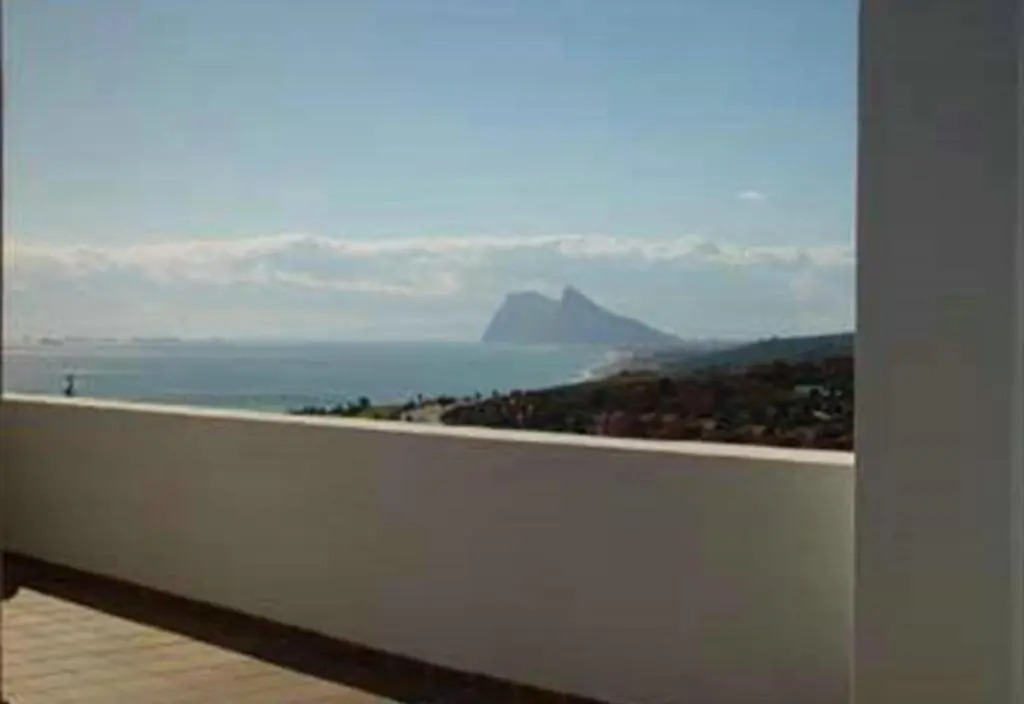 3 bed Penthouse great views