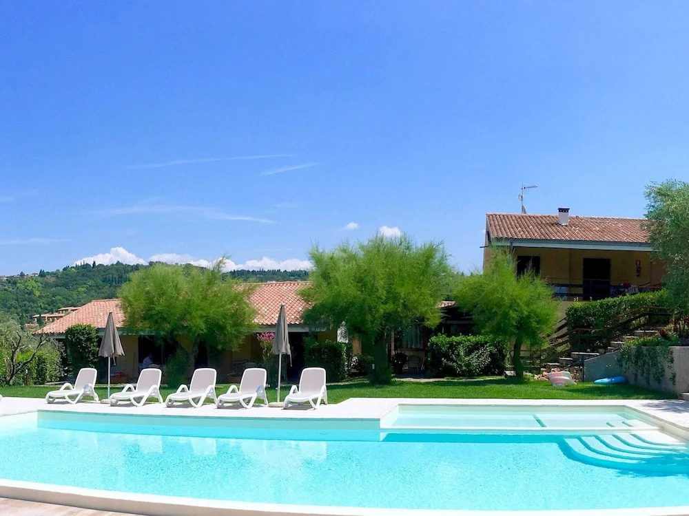 Comfortable Apartment in Garda With Swimming Pool
