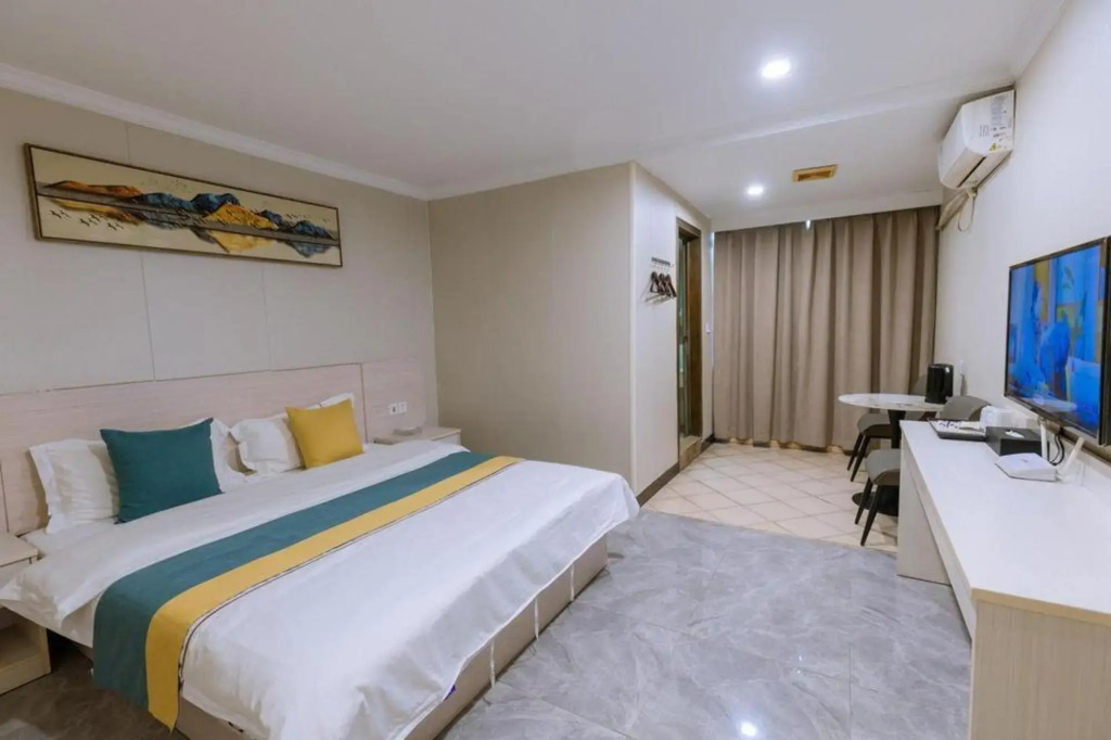 Dongsheng Business Hotel (Guangzhou North Railway Station Huadu Plaza)