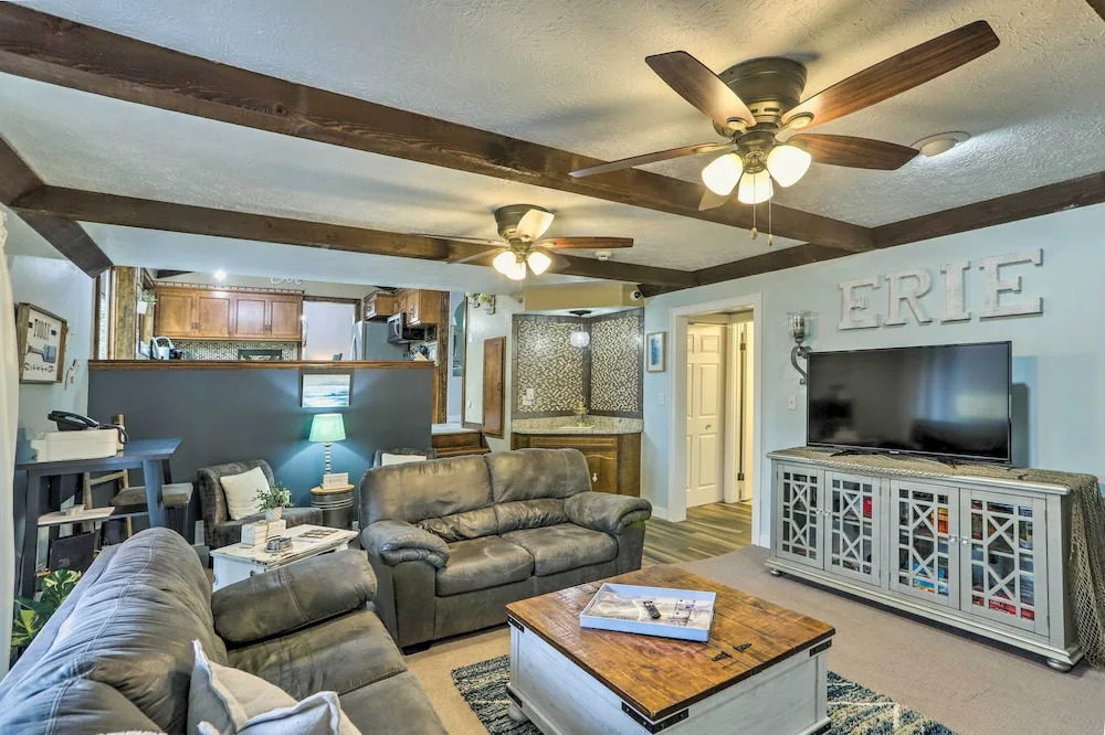 Vermilion River Home w/ Hot Tub & Private Dock