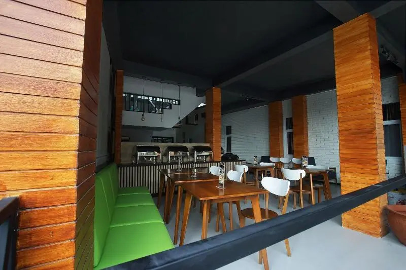 Triizz Hotel Semarang