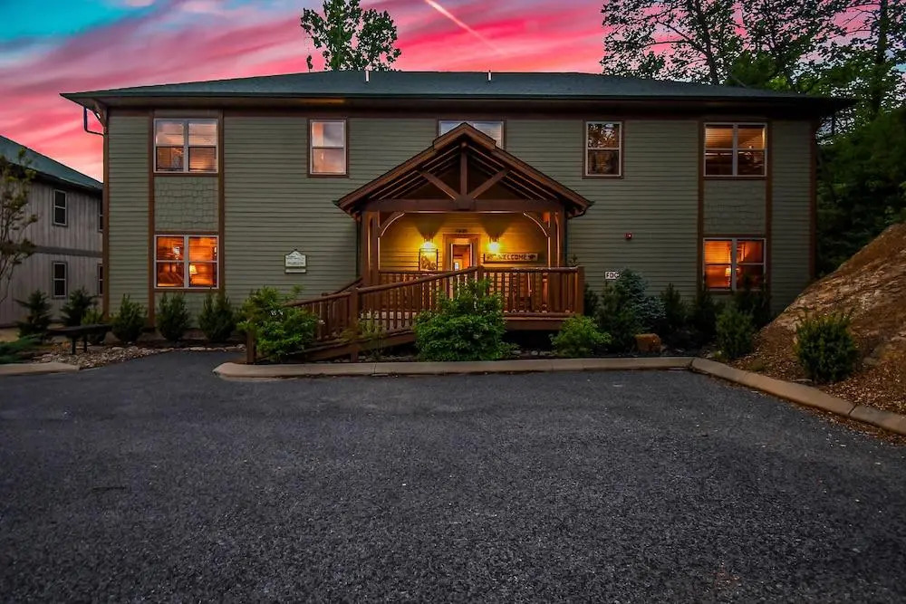 Spacious 10bd 6ba in Heart of Smokies