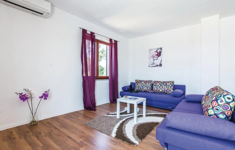 Three-Bedroom Holiday Home In Krusevo