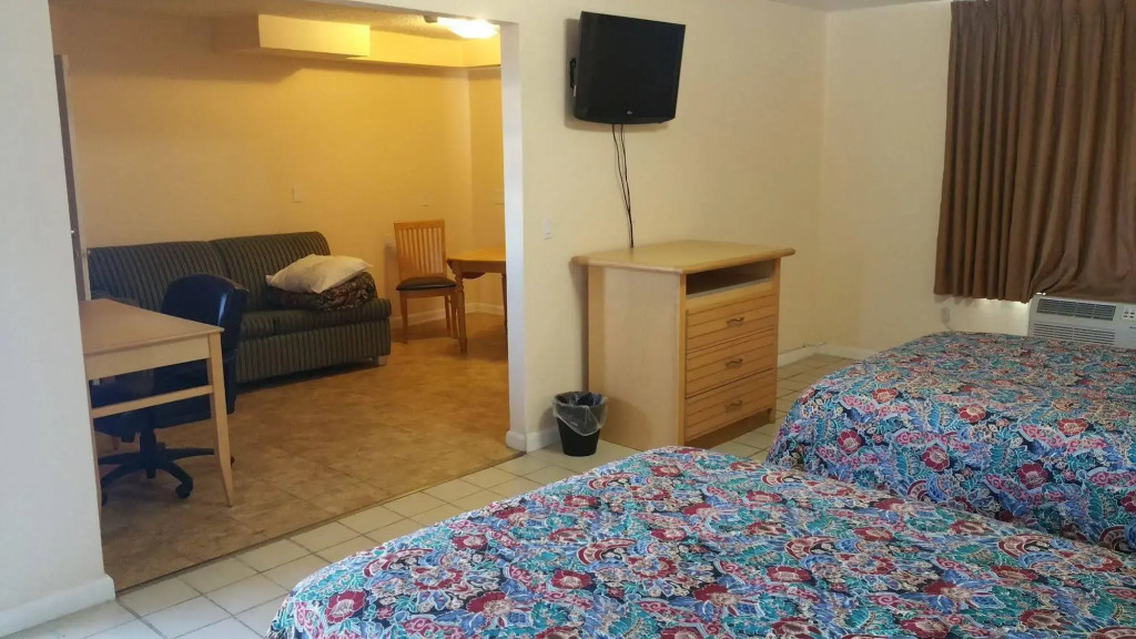 Travelers Inn - Clearwater