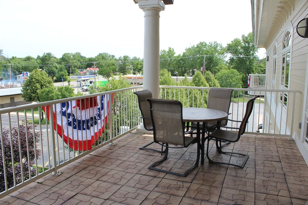 Riverwalk Place Resort & Spa
