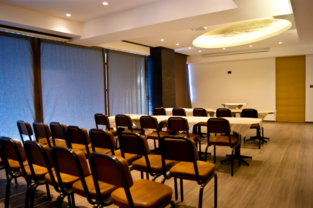 Adonis City Hotel