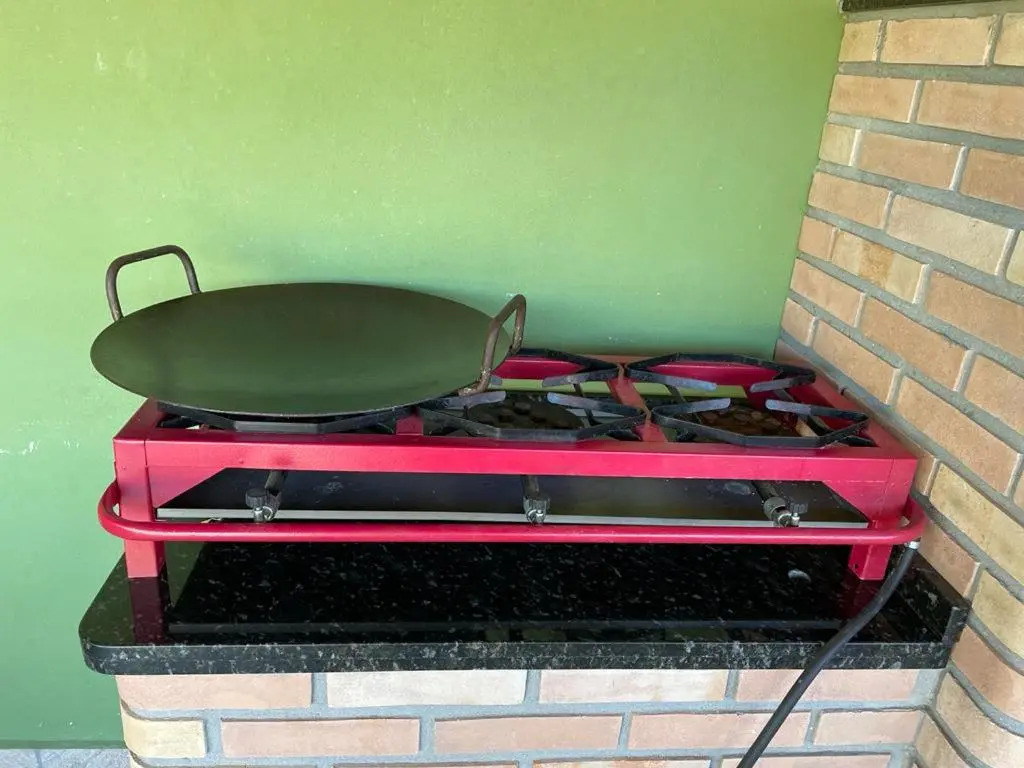 Linda Chacará Com Piscina Climatizada