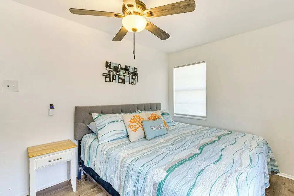 Walk to Beach: Ocean-view Home w/ Deck in Freeport