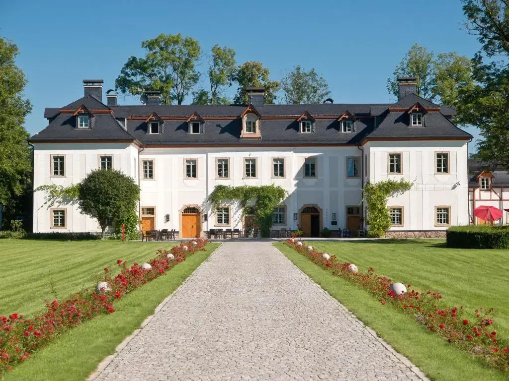 Pałac Pakoszów Schlosshotel Wernersdorf
