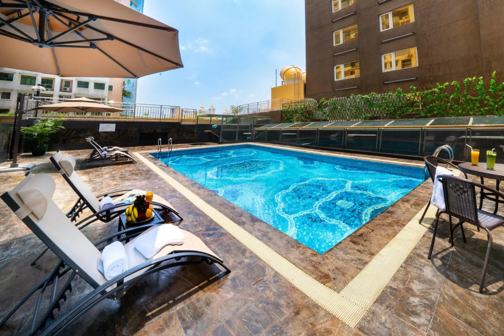Grand Dragon Hotel