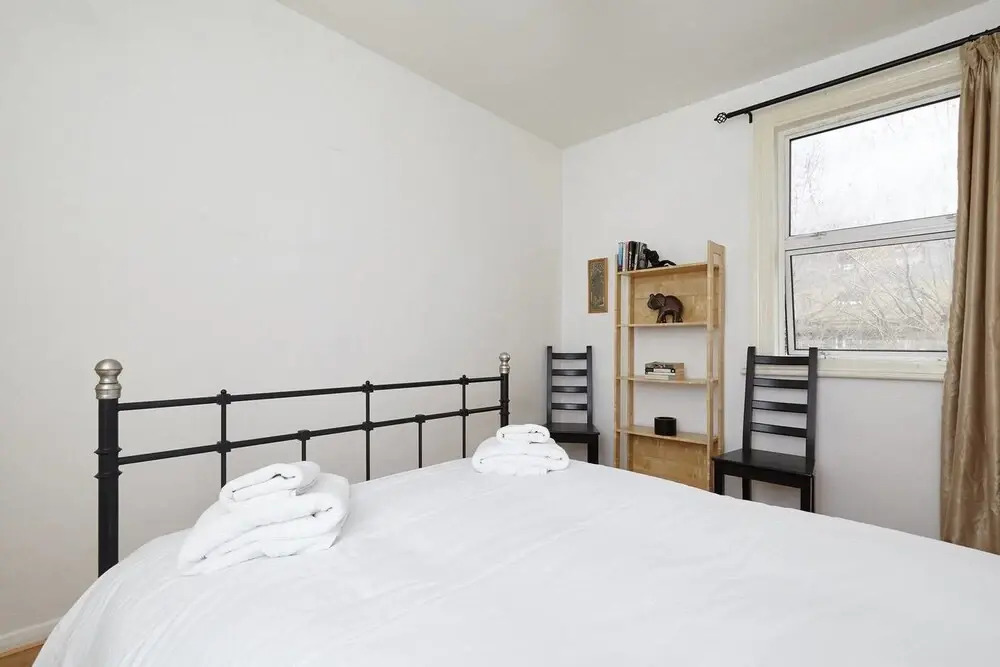 East London 1 Bedroom Flat With Terrace