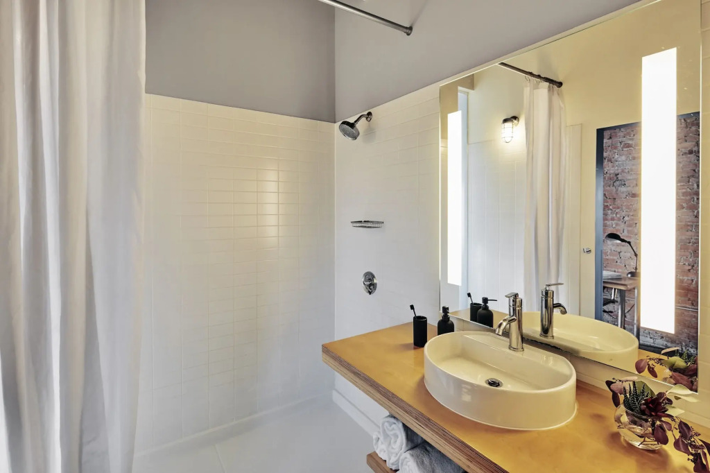 Canvas Hotel Dallas