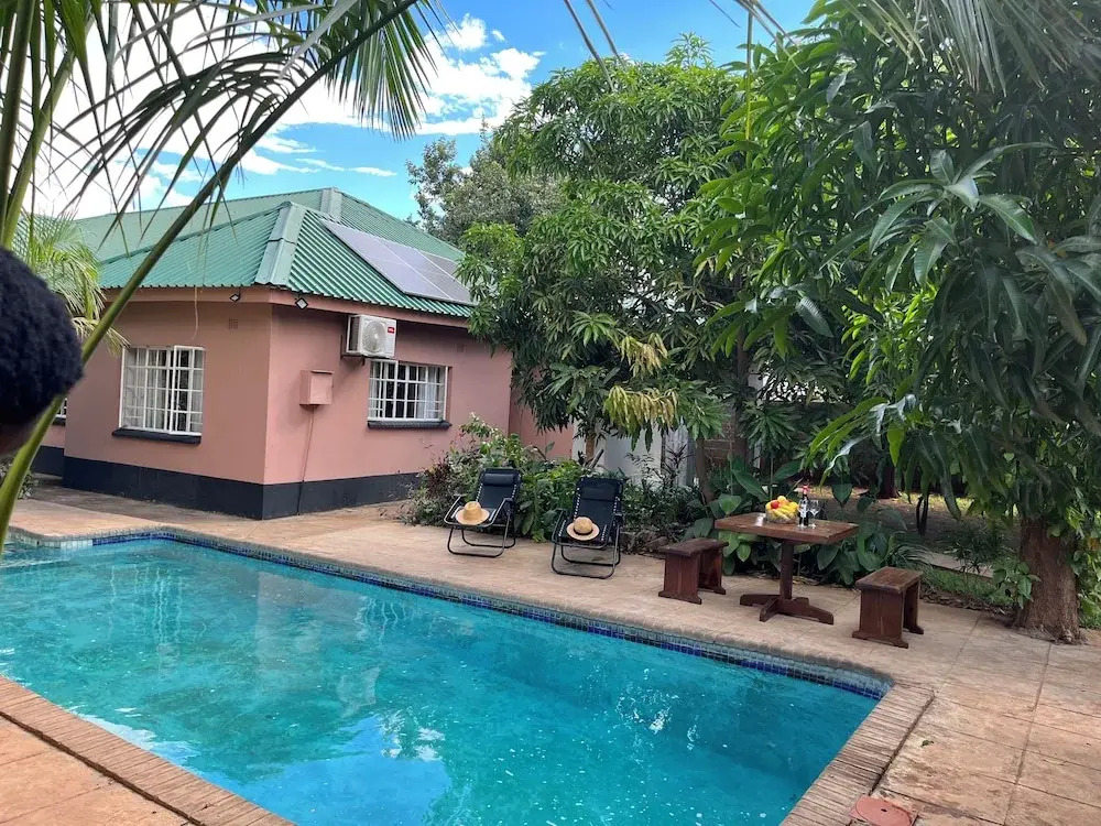 Hungwe House Victoria Falls