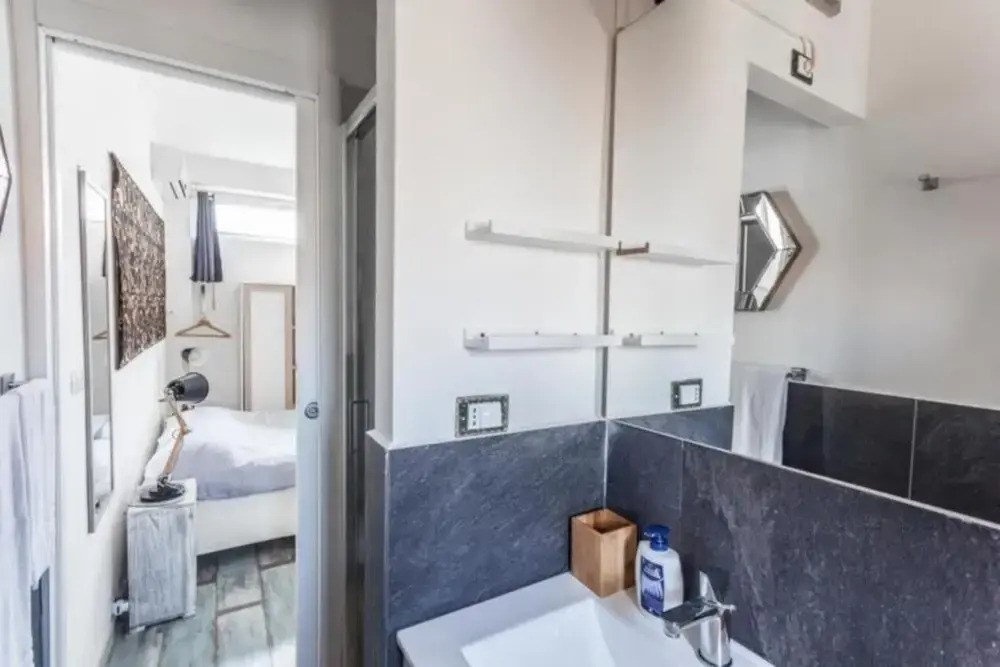 Azzarita in Bologna with 1 bedrooms and 1 bathrooms